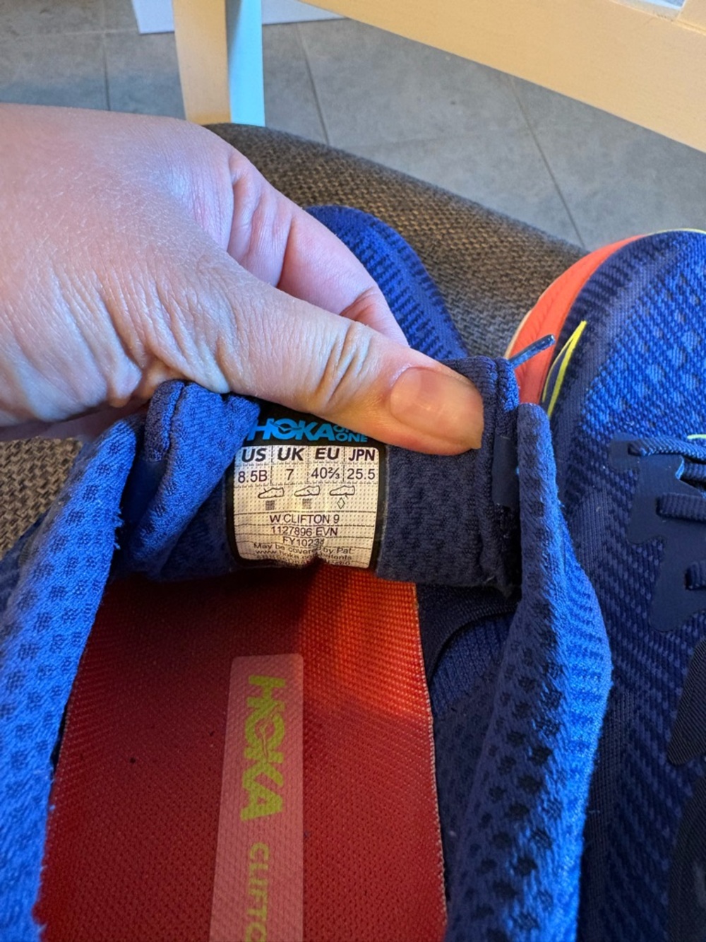 Nearly New Hoka One One Women’s 8.5 Clifton 9 evening sky coral blue pink - Picture 5 of 7